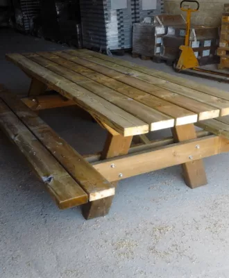 Table réalisé à Calvisson dans le Gard, prestation d'aménagement bois